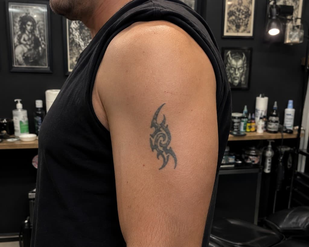 Existing tribal tattoo before the cover-up session